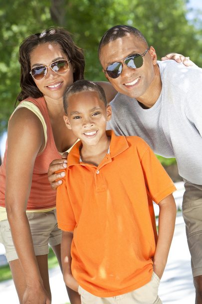 Afryki amerykański rodzice chłopca, syna - Zdjęcie, obraz