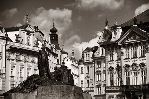 チェコ プラハの古い町の広場の歴史的建造物 - 写真・画像