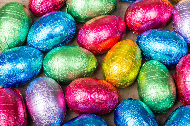 çikolata Paskalya yumurtaları folyo sarılmış - Fotoğraf, Görsel