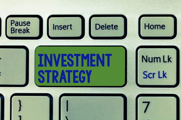 A befektetési stratégiát bemutató írásbeli feljegyzés. Üzleti fotó bemutatása Szabályok Eljárások Viselkedés útmutató egy befektető - Fotó, kép
