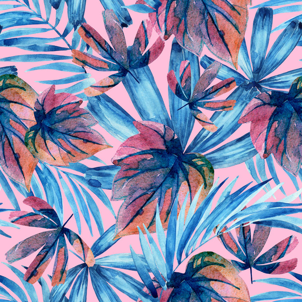水彩色の青い熱帯の葉シームレスなパターン。手描きの手のひら、モンスター、ピンクの背景にファンヤシの葉。夏のナチュラルデザインのためのアートイラスト - 写真・画像