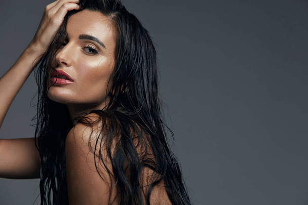 Beautiful Sexy Woman With Fashion Makeup And Long Wet Hair - Zdjęcie, obraz