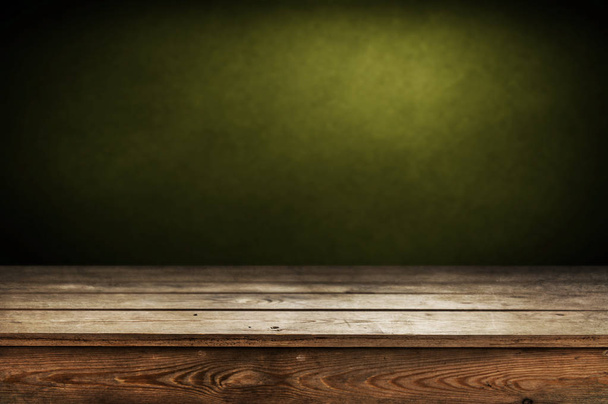 Пустой коричневый деревянный стол
 - Фото, изображение