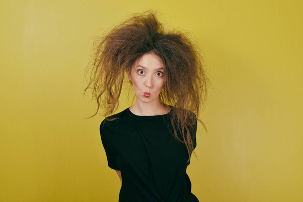 girl with a strange hair style - Fotó, kép