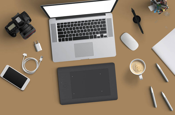 最小作業スペース: ノート パソコン、カメラ、コーヒー、カメラ、ペン、鉛筆、ノート、スマート フォン、コピー領域の茶色の背景にひな形. - 写真・画像