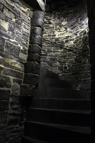 Εσωτερική σκάλα στο κάστρο, η κατασκευή και η αρχιτεκτονική - Φωτογραφία, εικόνα