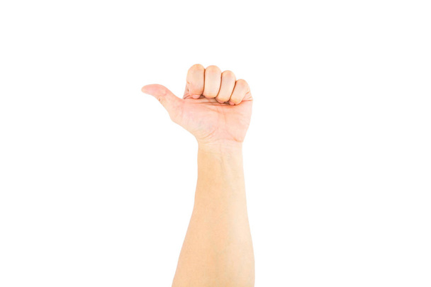 Asian Mężczyzna dłoni rezygnację kciuk na białym tle ze ścieżką przycinającą. - Zdjęcie, obraz