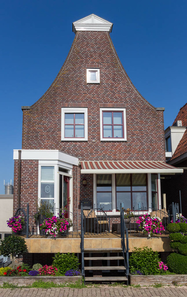 Dům a zahrada v historickém centru Volendam, Nizozemí - Fotografie, Obrázek