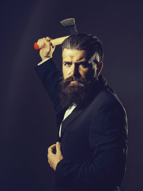 Bearded man with axe - Valokuva, kuva