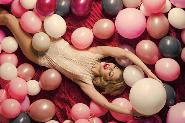 Pin up woman in balloons, round pot blush. - Foto, Bild