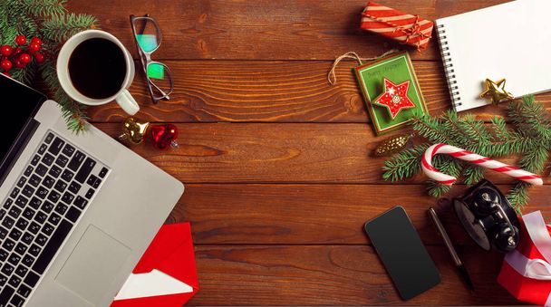 Flat lay Christmas decoration Office workplace - Foto, Imagen