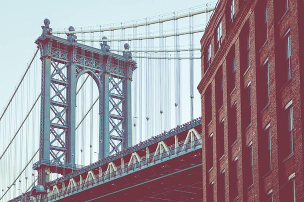 ダンボ、ブルックリン、ニューヨーク市、米国から見たマンハッタン橋. - 写真・画像