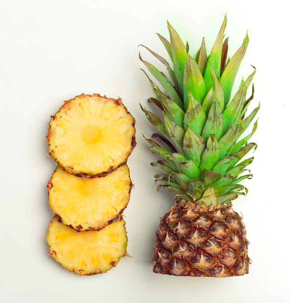 pineapple isolated on white - Valokuva, kuva