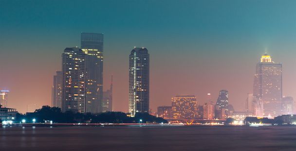 Панорамне зображення горизонт міста Бангкок Таїланд - Фото, зображення