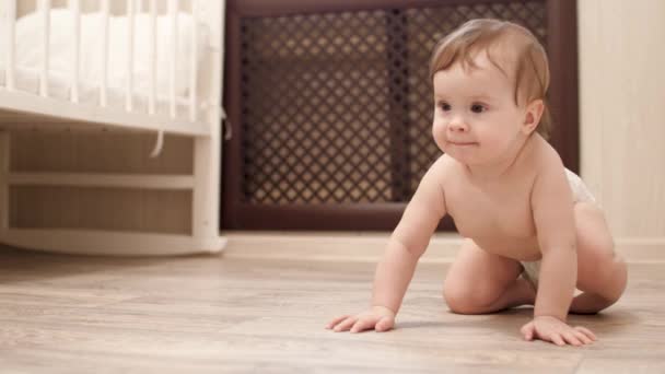 Baby learns to crawl - Footage, Video
