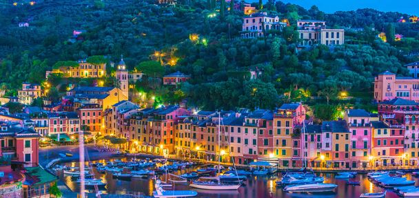 Festői halászati falu és a holiday resort Portofino, a Genova nagyvárosi város, az olasz riviéra, Liguria, Olaszország - Fotó, kép