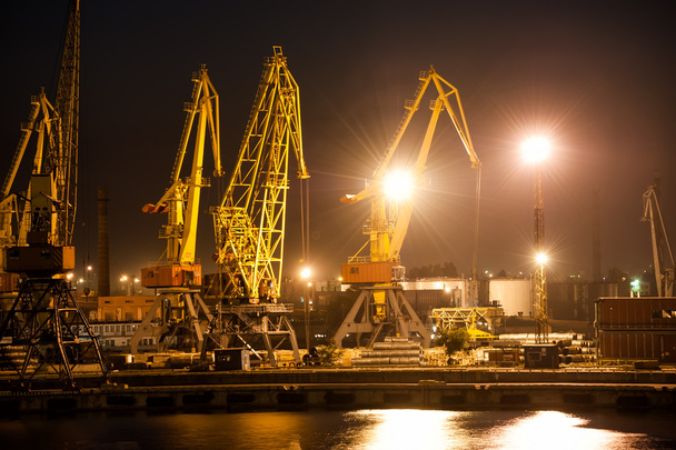 wgląd nocy portu przemysłowego - Zdjęcie, obraz