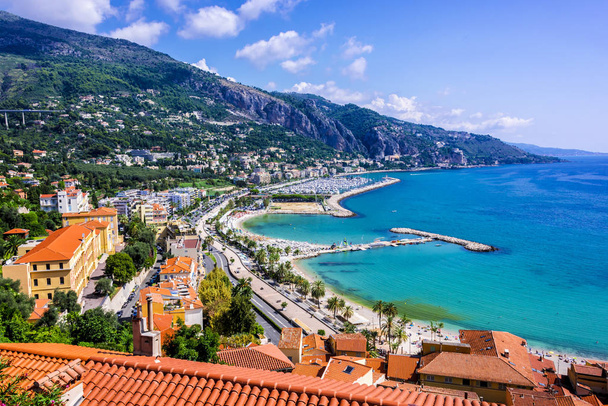 Vista panorámica de Menton en la Riviera Francesa
. - Foto, Imagen