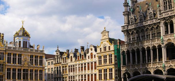 Удивительная площадь Grand Place как центральная площадь в Брюсселе, Бельгия
. - Фото, изображение