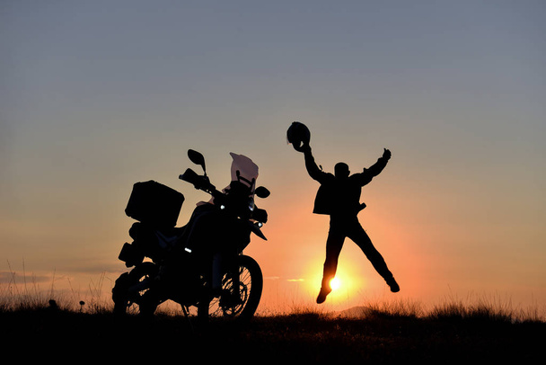 Energetische Motorrad- und Abenteuerzeit - Foto, Bild