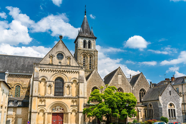 Saint Trinity katedraali Laval, Ranska
 - Valokuva, kuva