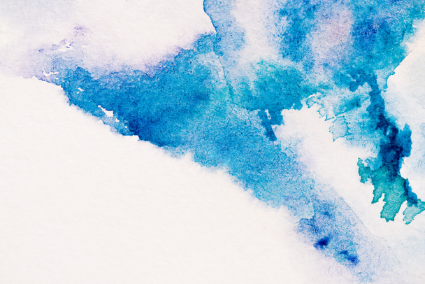 pintura abstracta con pintura azul acuarela sobre fondo blanco
 - Foto, Imagen