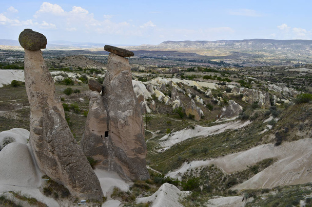 Une vue sur la Cappadoce érodée paysage de tuf volcanique près de Gorem
 - Photo, image