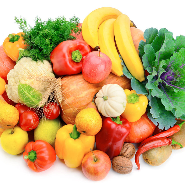Frutas y verduras aisladas sobre un fondo blanco. Alimento saludable. - Foto, imagen