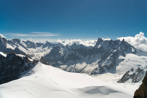 Panorama der Grandes Jorasses und des Dent du Geant von der Aiguille du Midi - Mont Blanc, Haute-Savoie, Frankreich - Foto, Bild