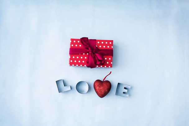 Love word and gift box for Valentines day concept background - Фото, изображение
