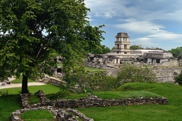 сторожову вежу в стародавніх майя місто Паленке, Мексика - Фото, зображення
