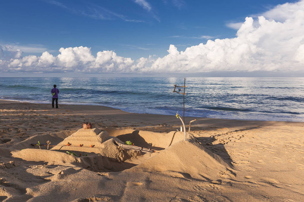 カロンビーチと朝の光/プーケット タイ - 写真・画像