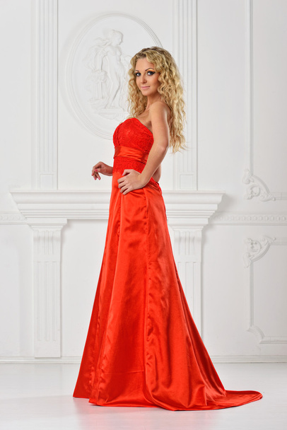 beautiful woman in red long dress. - Foto, Imagem