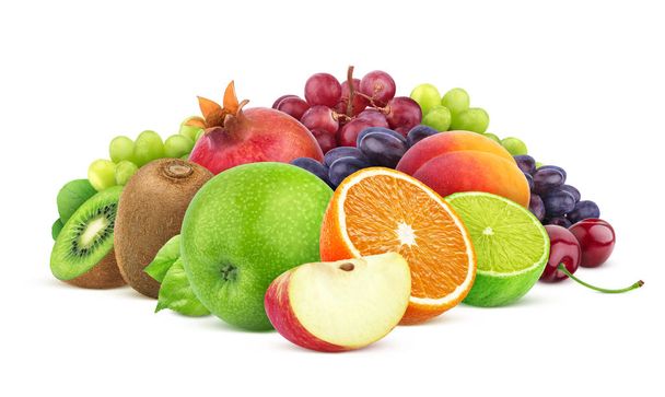 Különböző gyümölcsök és bogyók fehér alapon izolálva - Fotó, kép