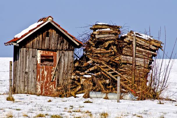 παλιά καμπίνα στο χιόνι - Φωτογραφία, εικόνα