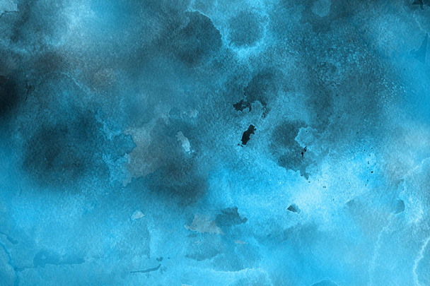 blauwe aquarel verf op abstracte achtergrond van papier - Foto, afbeelding