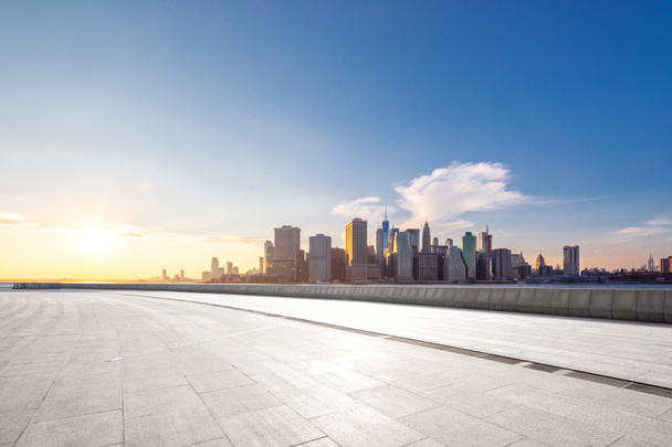 plancher vide avec paysage urbain moderne à New York
 - Photo, image