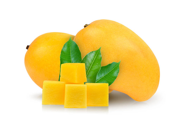 манго з листом на білому тлі
 - Фото, зображення