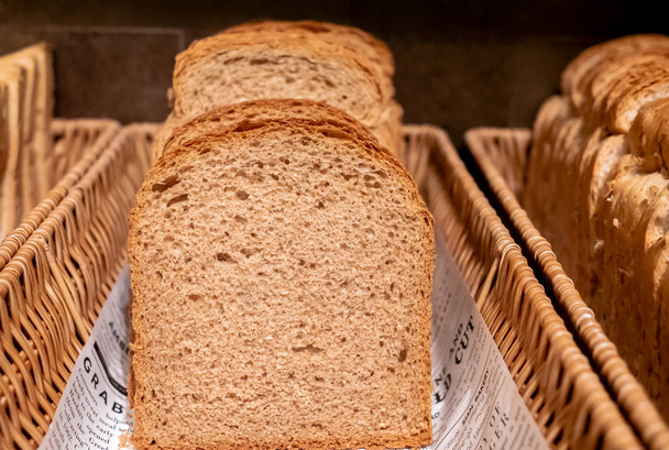 Primo piano mucchio di pane di grano per la prima colazione - Foto, immagini