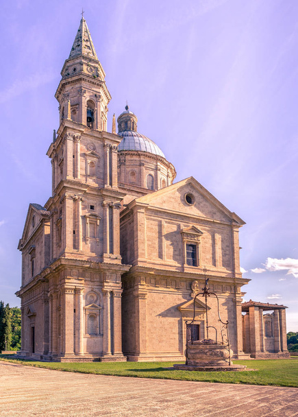 Εξωτερικό της Εκκλησίας της Madonna di San Biagio σε Μοντεπουλτσιάνο, Ιταλία - Φωτογραφία, εικόνα