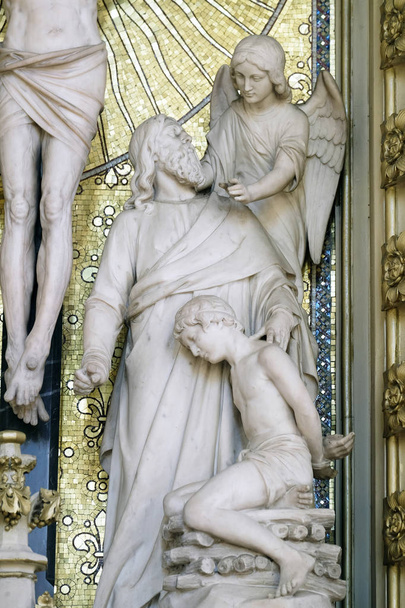 Abraão Sacrificando Isaac, altar da Santa Cruz na catedral de Zagreb dedicado à Assunção de Maria
  - Foto, Imagem