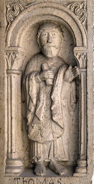 Апостол Фома, басовый рельеф последователей Вилигельмо, Княжеские ворота, Моденский собор, Италия
 - Фото, изображение