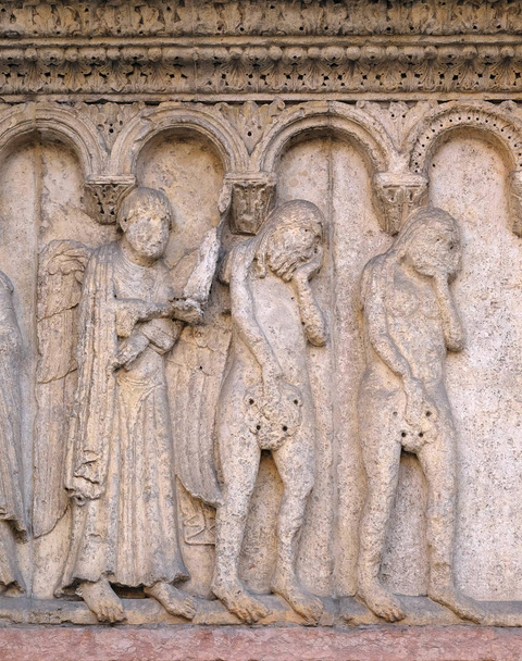 La expulsión del paraíso por Wiligelmo, Catedral de Módena, Italia
 - Foto, Imagen