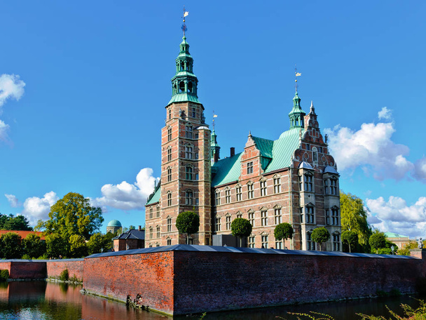 Koppenhága, Dánia - szeptember 16, 2011: Rosenborg Castle - Fotó, kép