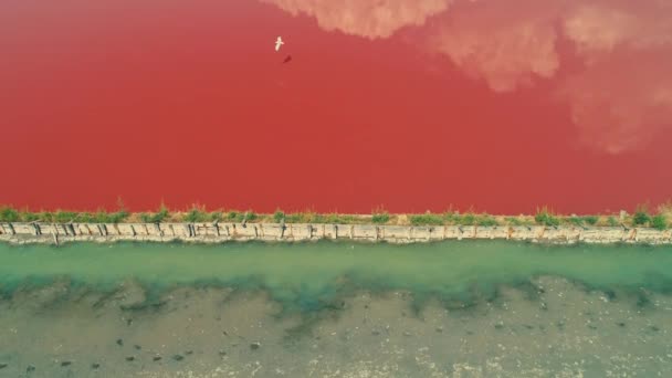 Veduta aerea drone di saline, saline vicino a Bourgas, Burgas, Bulgaria
 - Filmati, video