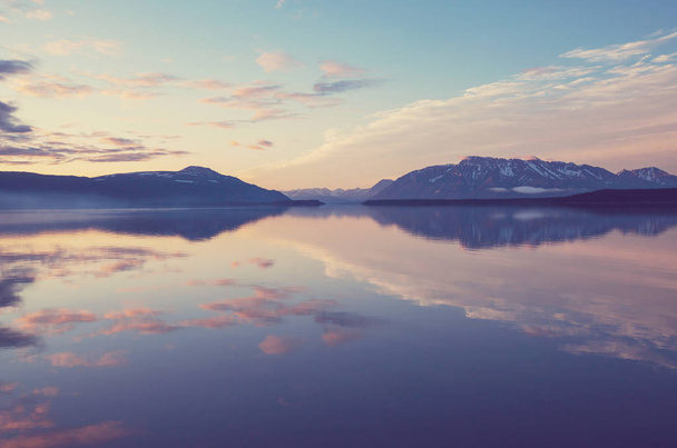 Klidné jezero v tundře na Aljašce - Fotografie, Obrázek