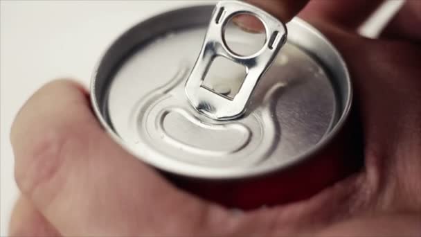 Abrir lata com uma bebida
 - Filmagem, Vídeo