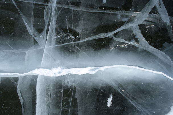 Hielo agrietado - relámpago nevado
" - Foto, imagen