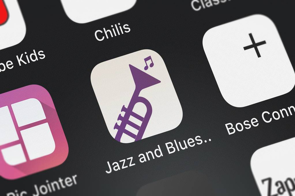 Lontoo, Yhdistynyt kuningaskunta - 29. syyskuuta 2018: Screenshot of Appgeneration Software 's mobile app Jazz and Blues Music by myTuner Radio
. - Valokuva, kuva