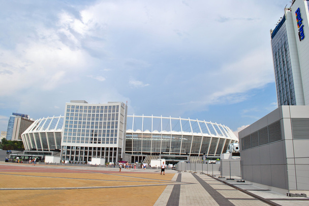 Troitska-Platz und Olympiastadion in Kyjiv - Foto, Bild
